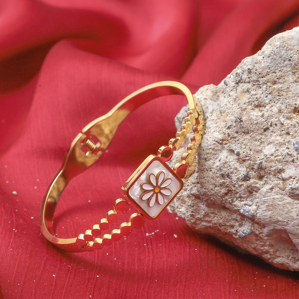 Calastara Daisy Pearl Charm Gold Bracelet for Women